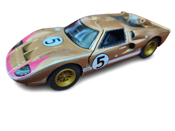 Kinsmart Ford GT40 1:43 scale in Gold color.