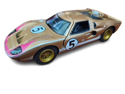 Kinsmart Ford GT40 1:43 scale in Gold color.