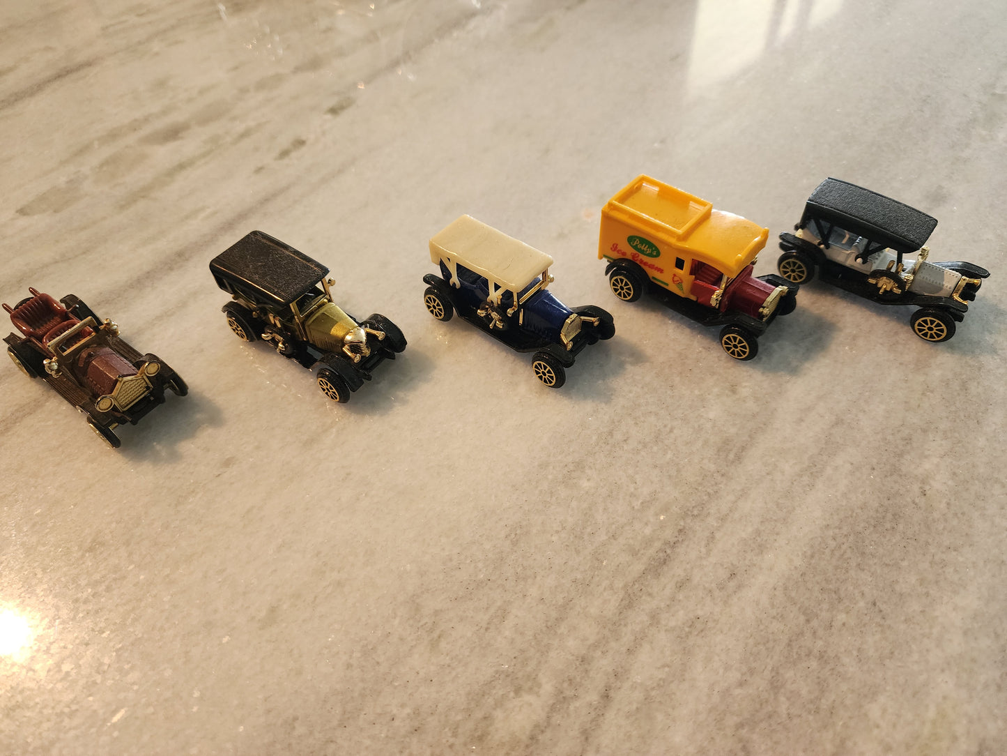 High Speed Lot of 5 Old fashioned Plastic vehicles loose.